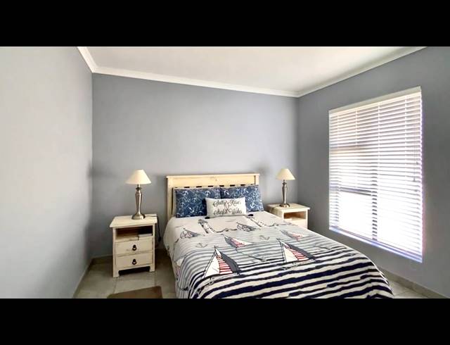 6 BEDROOM HOUSE FOR SALE IN DWARSKERSBOS